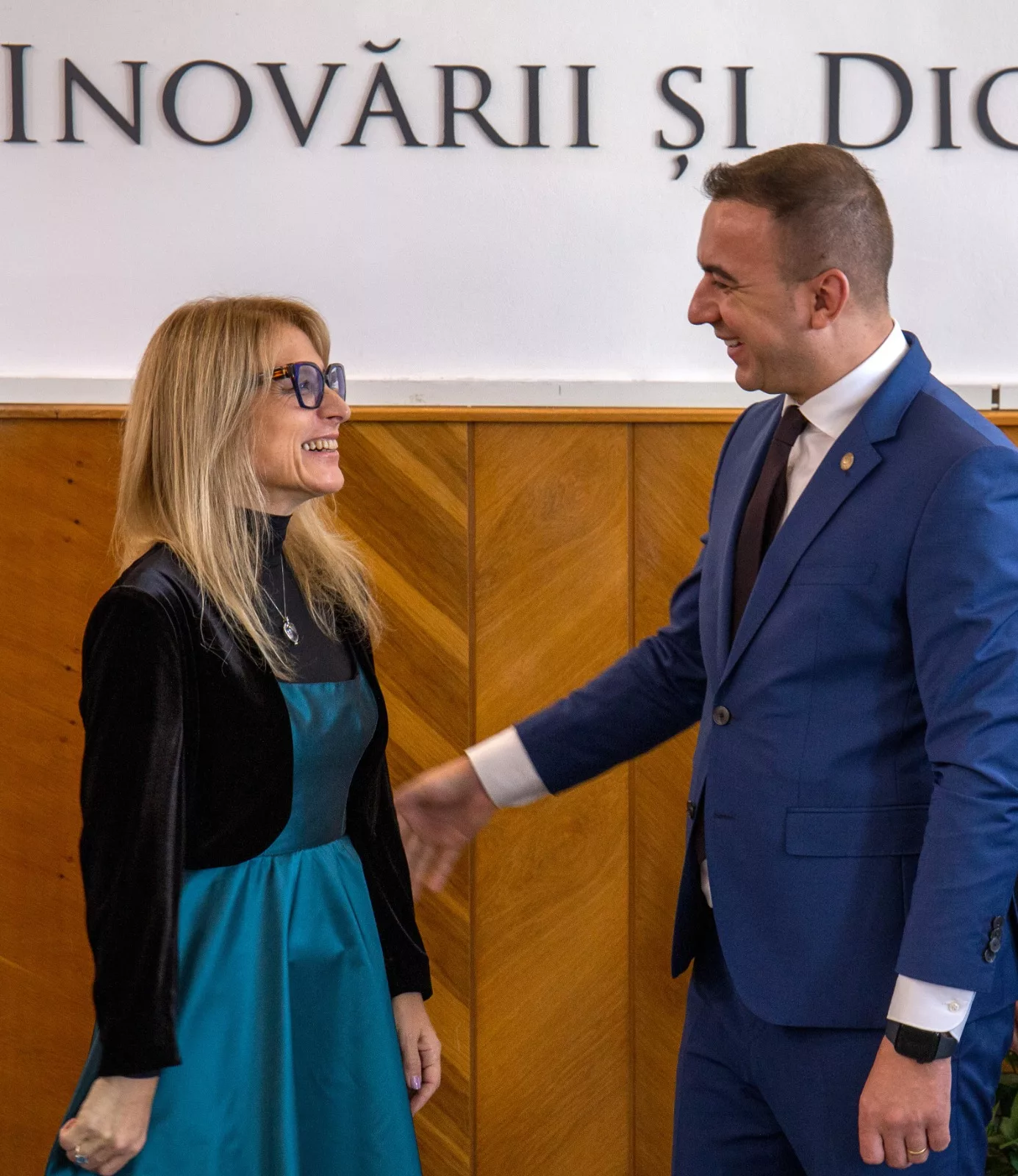 Miniștrii Bogdan-Gruia Ivan și Milena Stoycheva au semnat marți, 3 octombrie, la București, Memorandumul de Înțelegere pentru cooperare în domeniile inovării, digitalizării, ecosistemului de start-up-uri, dezvoltării high-tech și conectivității digitale